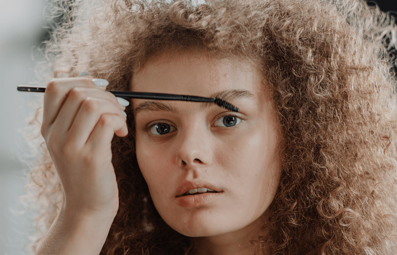 How-to-use-de-Eyebrow-corrector