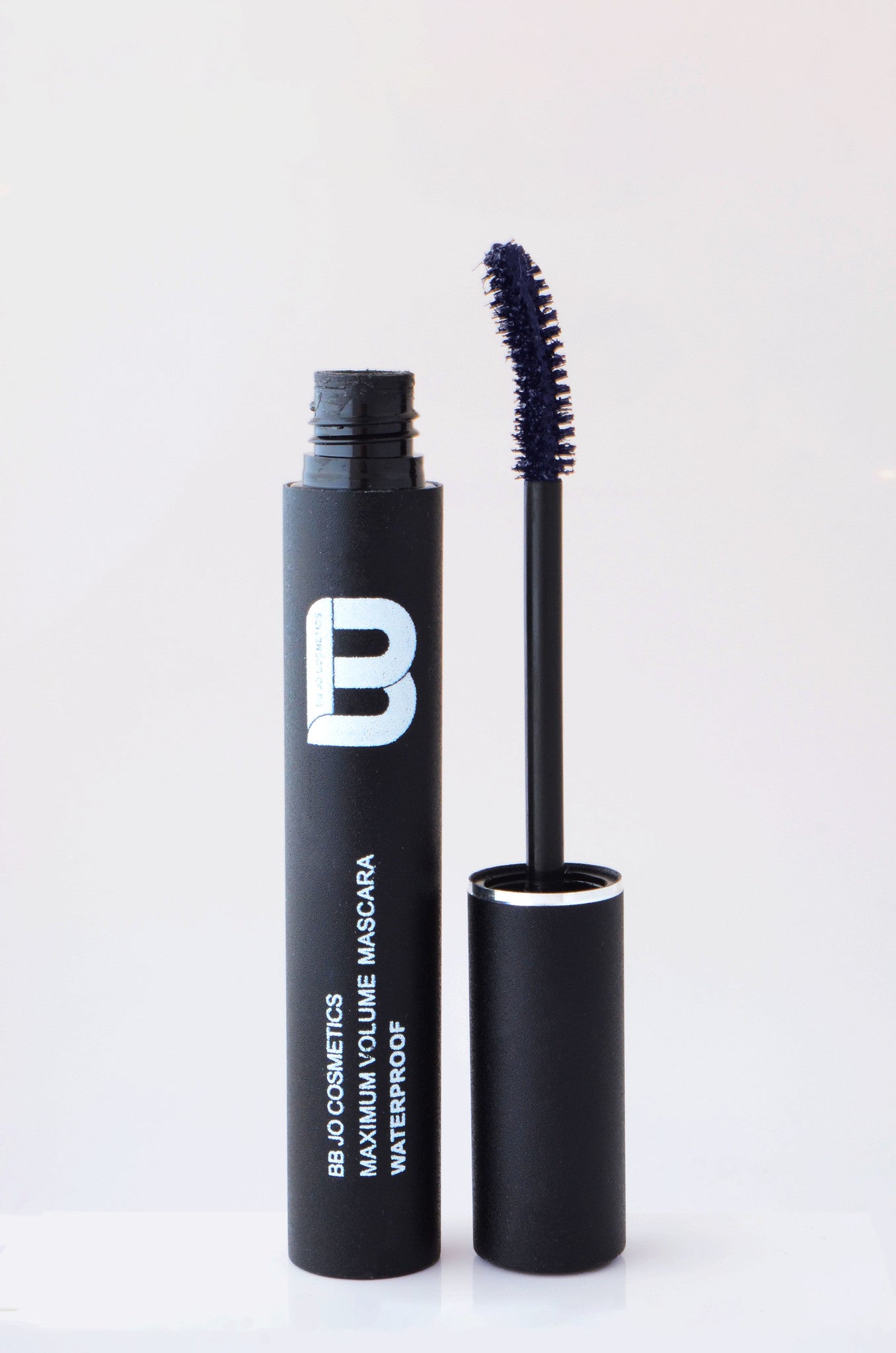 bb-jo-cosmetics-eyes-maximun-volume-mascara-waterproof-front-2
